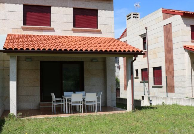 Villa in Cangas - Chalet Pareado Rodesteiro C